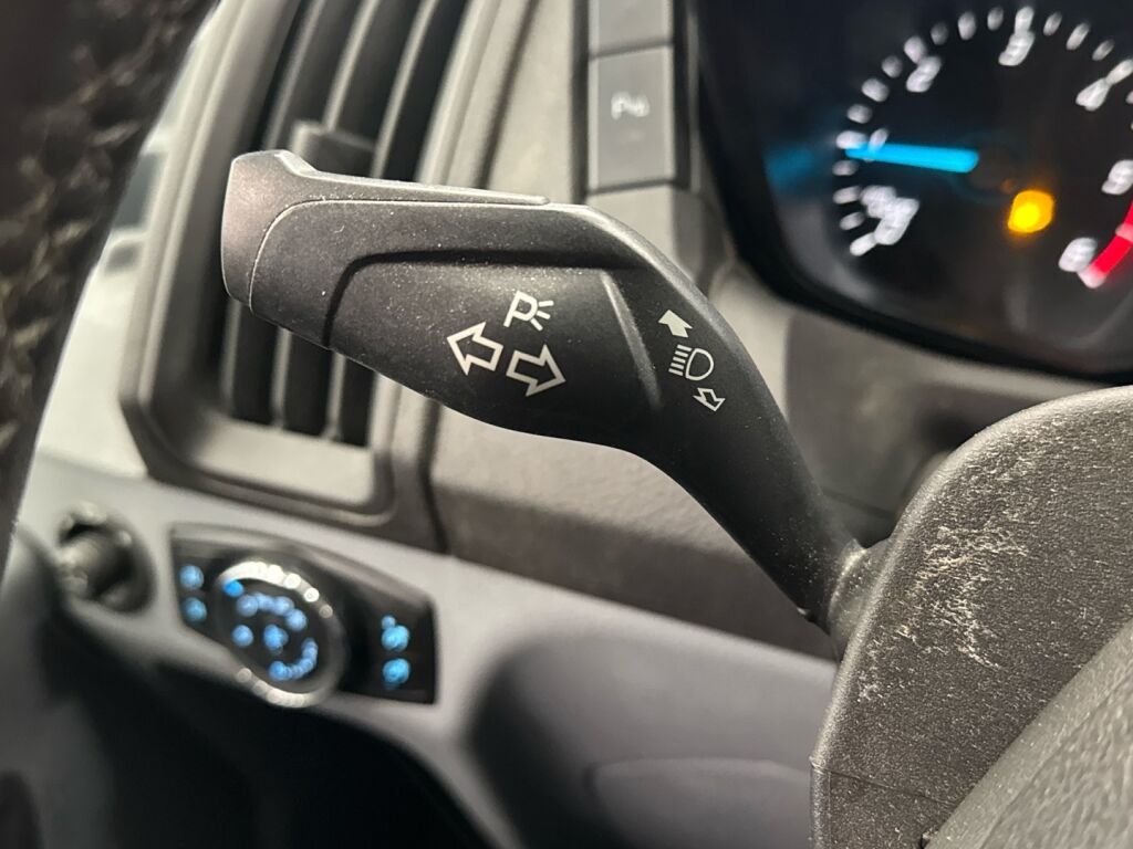 Ford Transit 2015 Valkoinen