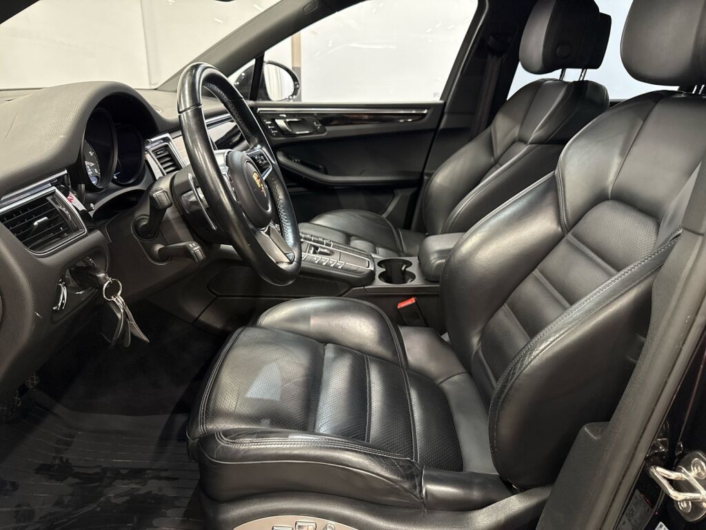 Porsche Macan 2015 Musta