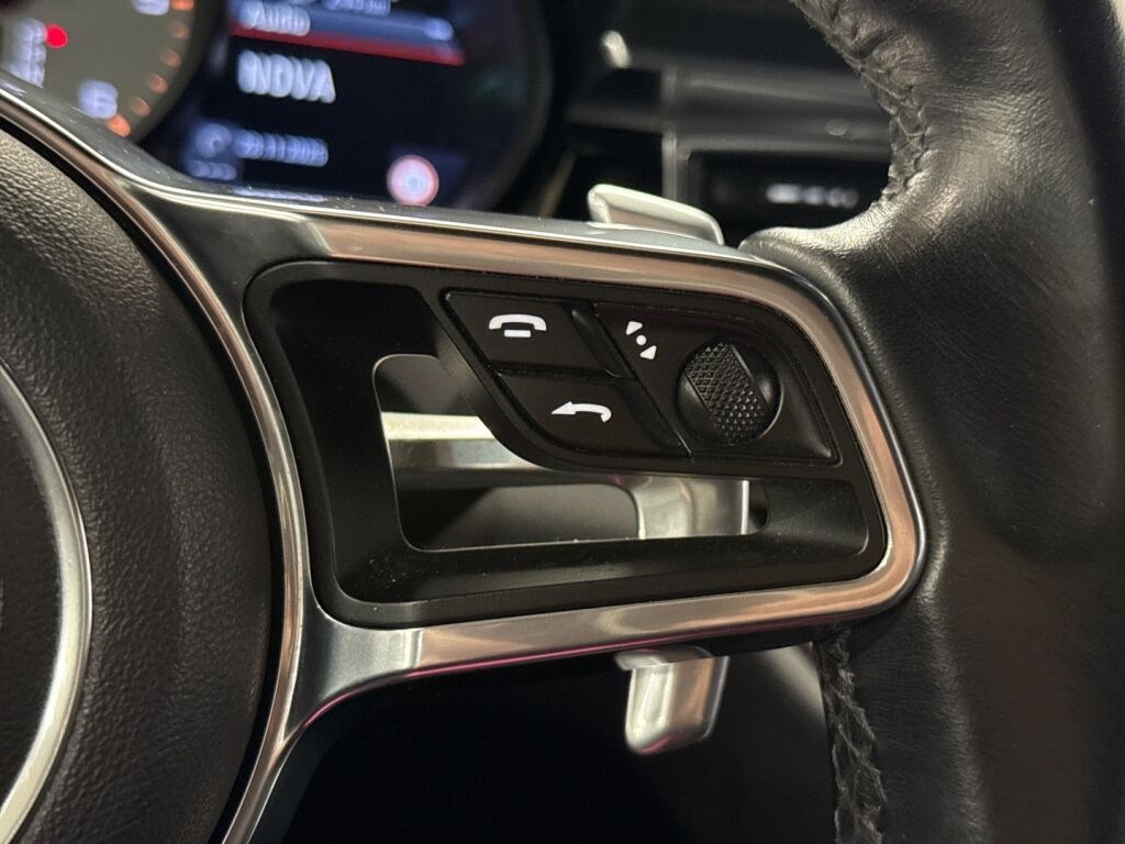 Porsche Macan 2015 Musta