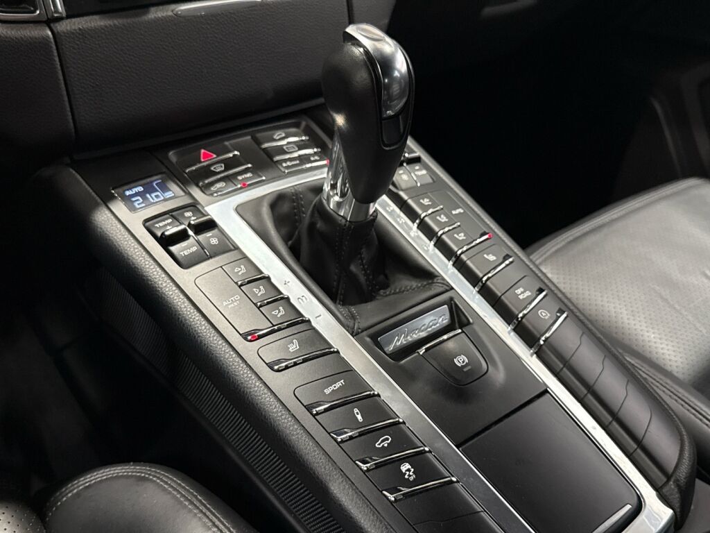 Porsche Macan 2015 Musta