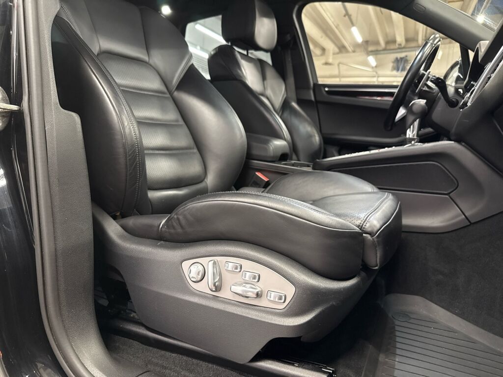 Porsche Macan 2015 Musta