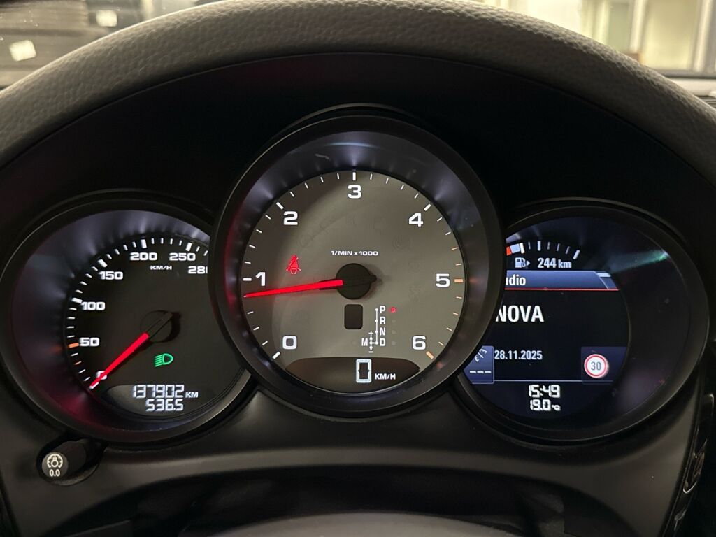 Porsche Macan 2015 Musta