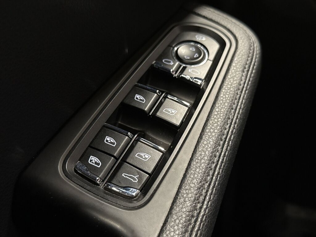 Porsche Macan 2015 Musta