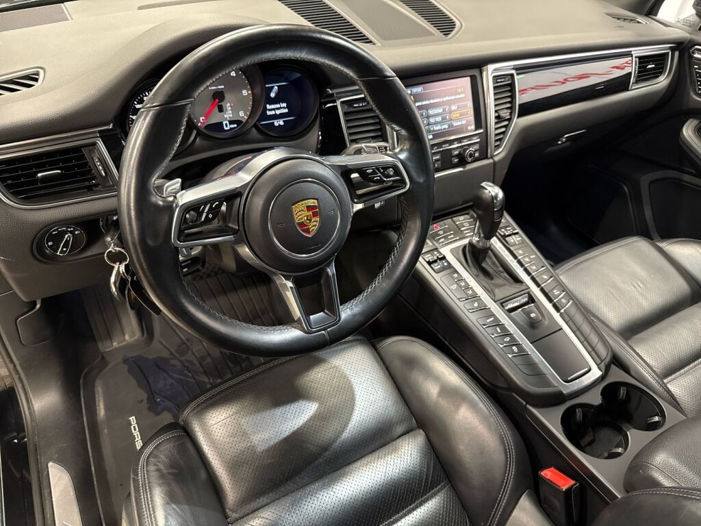 Porsche Macan 2015 Musta