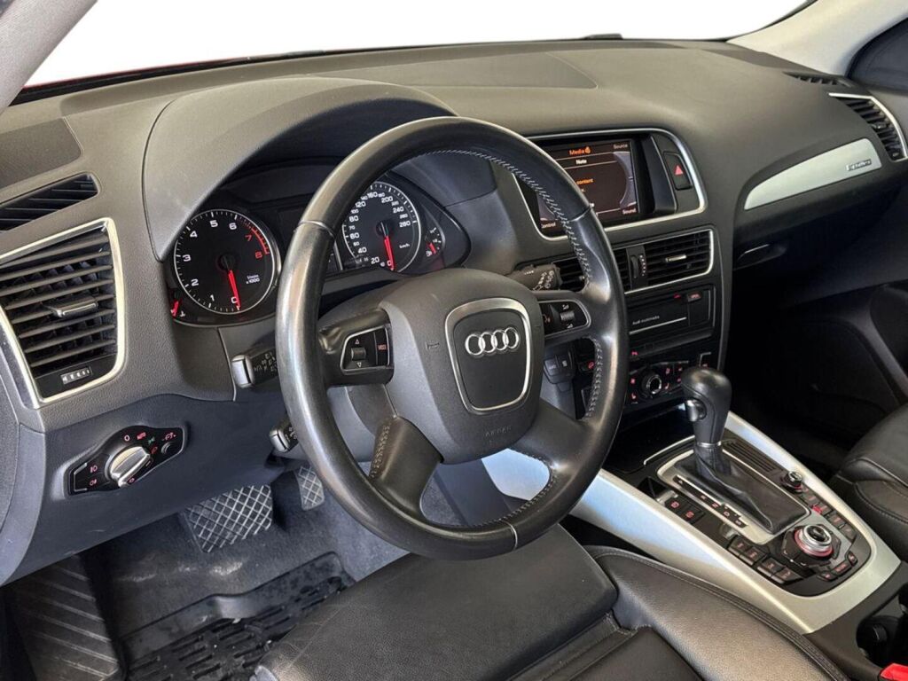 Audi Q5 2010 Punainen