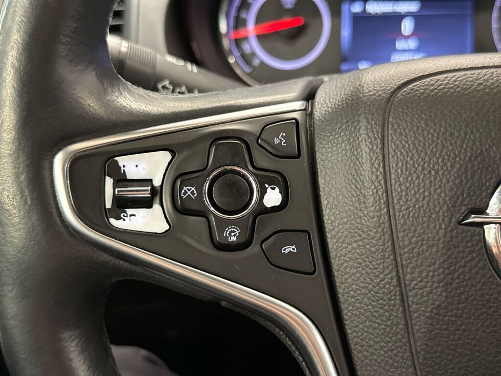 Opel Insignia 2015 Valkoinen