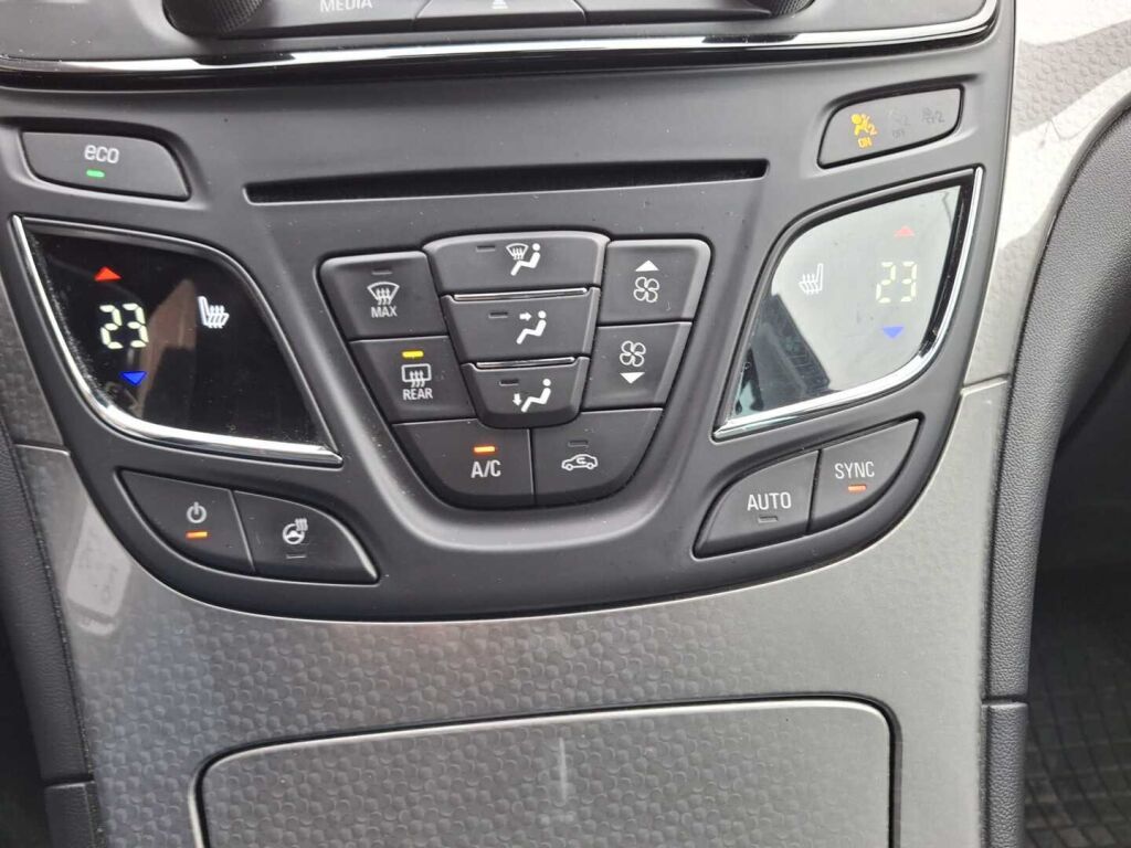 Opel Insignia 2015 Valkoinen