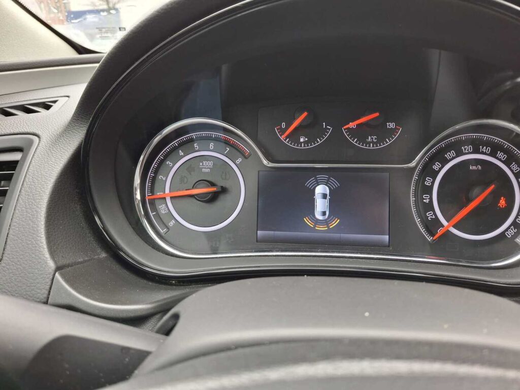 Opel Insignia 2015 Valkoinen