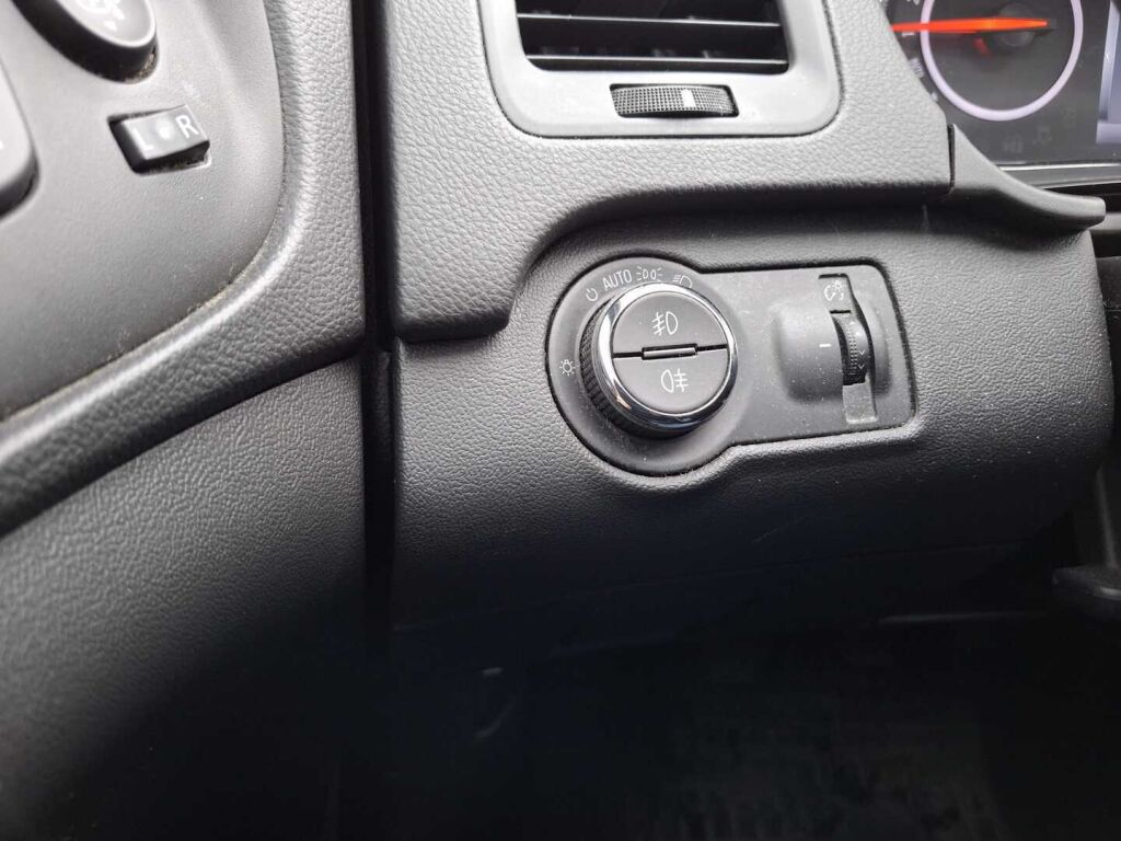 Opel Insignia 2015 Valkoinen