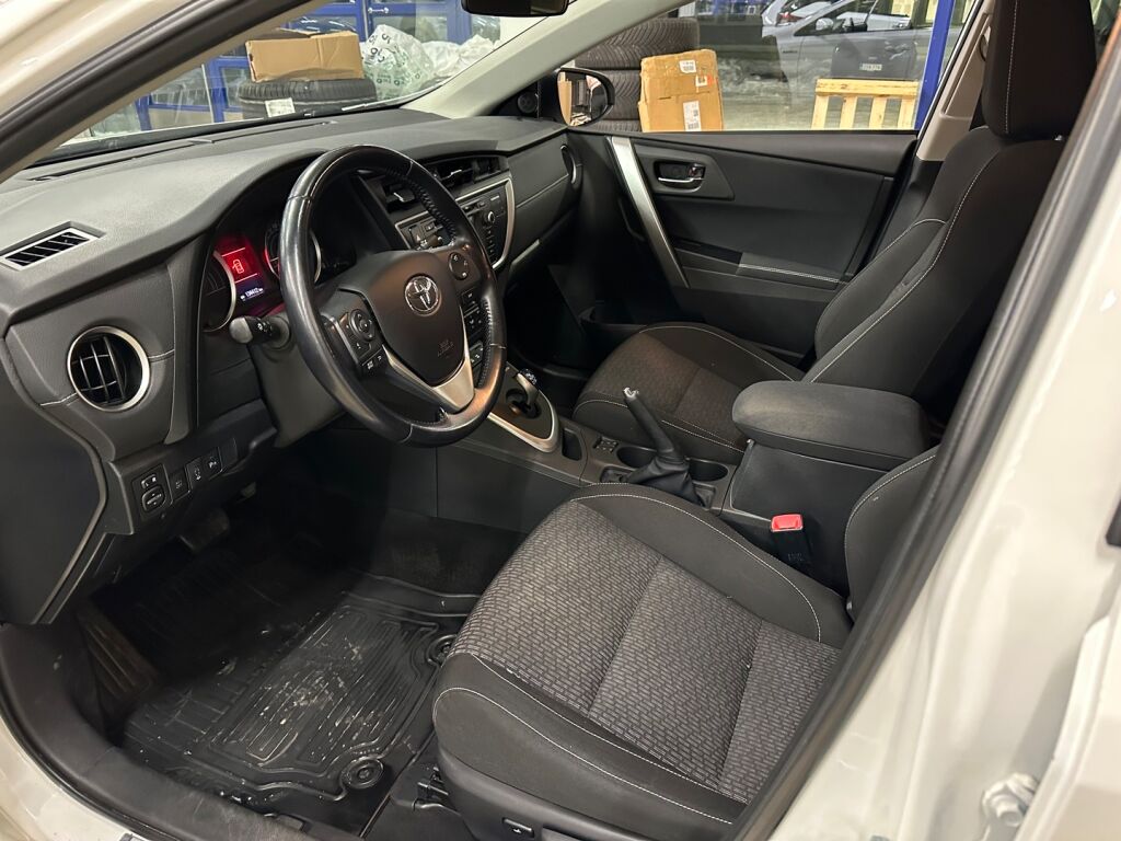 Toyota Auris 2014 Valkoinen
