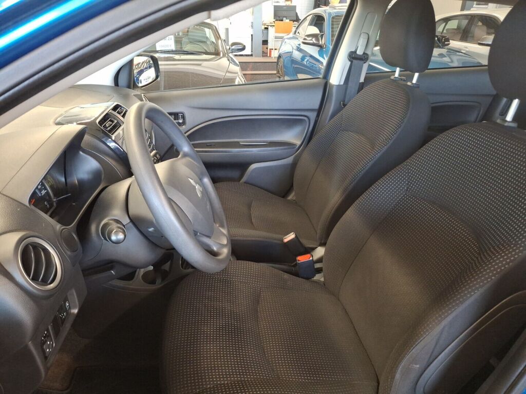 Mitsubishi Space Star 2015 Sininen