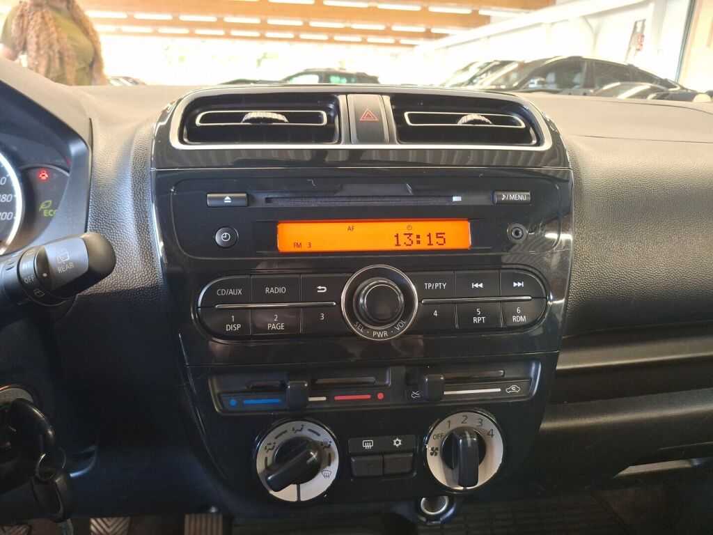 Mitsubishi Space Star 2015 Sininen