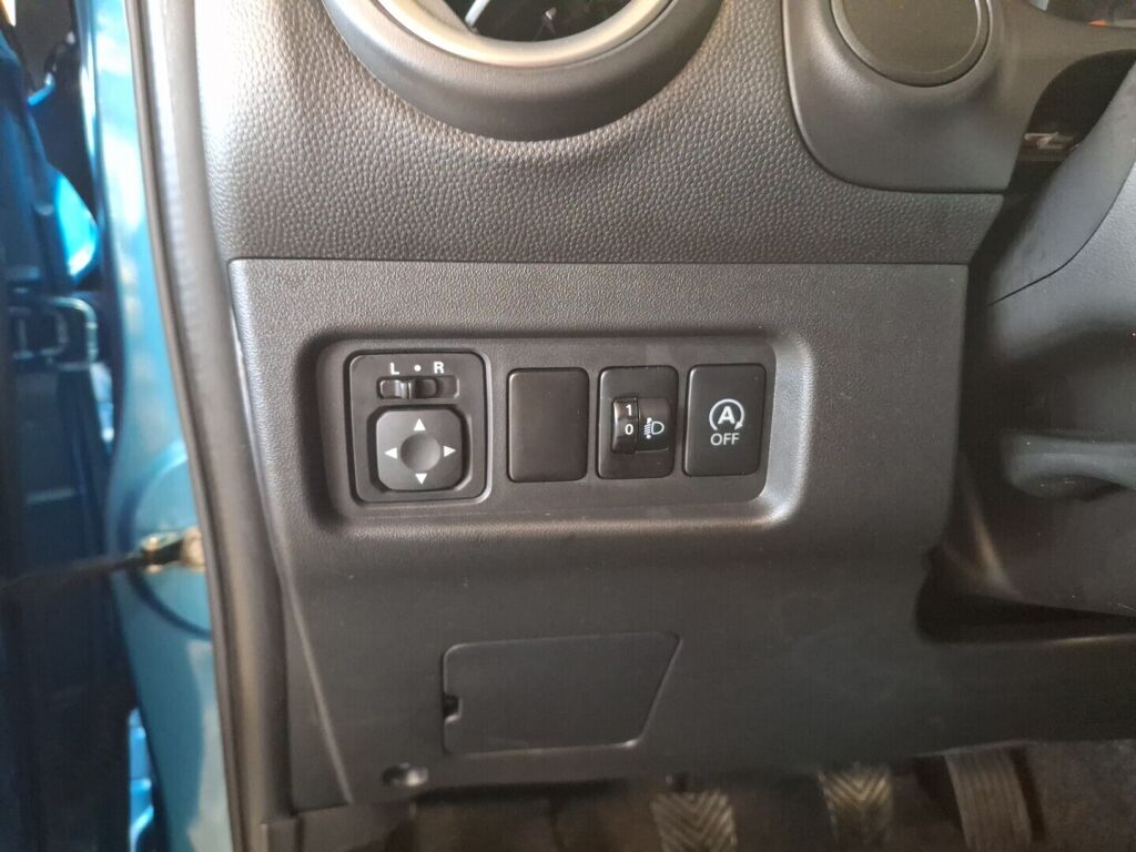 Mitsubishi Space Star 2015 Sininen