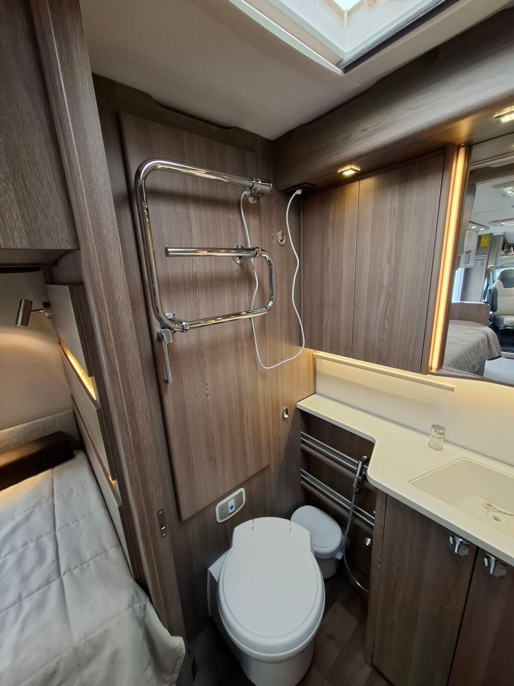 Kabe Travel Master Classic 740 T 2016 Valkoinen