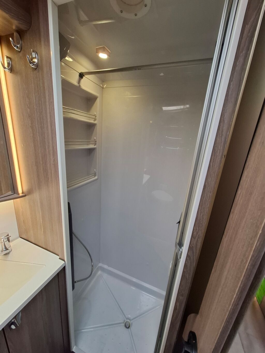 Kabe Travel Master Classic 740 T 2016 Valkoinen