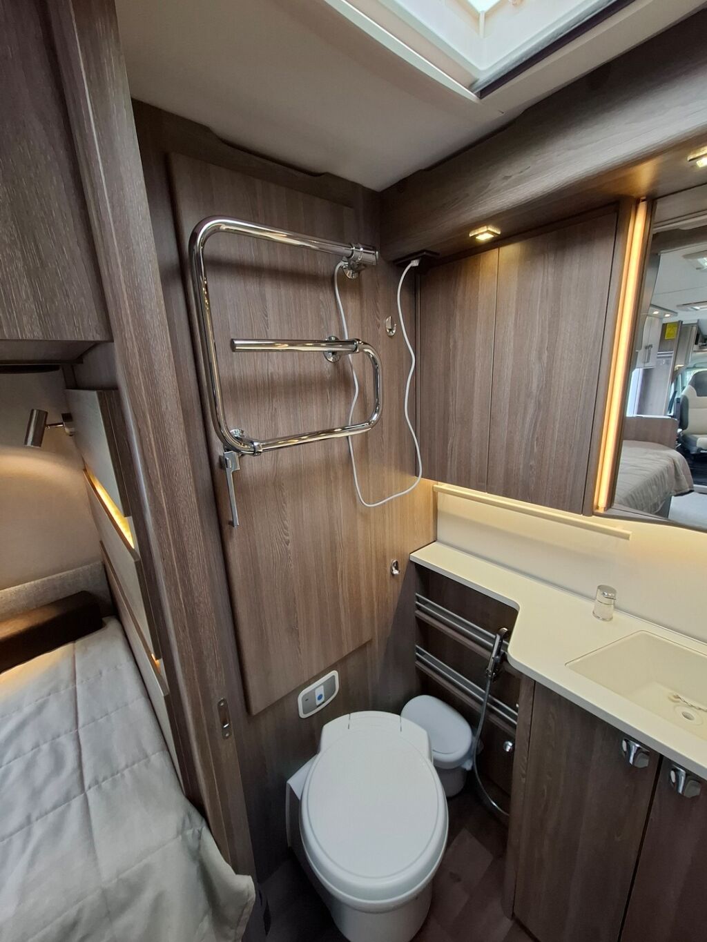 Kabe Travel Master Classic 740 T 2016 Valkoinen