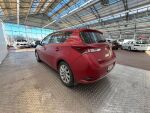 Toyota Auris 2015 Punainen