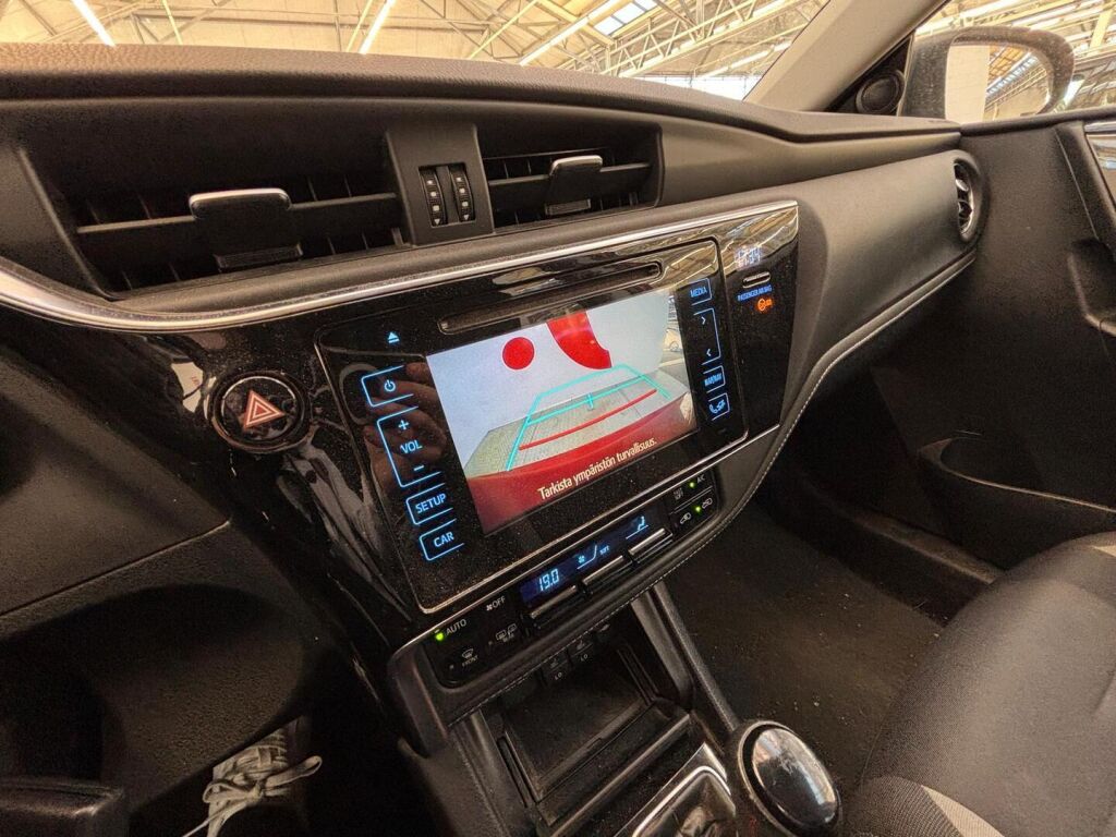 Toyota Auris 2015 Punainen