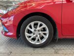 Toyota Auris 2015 Punainen