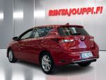Toyota Auris 2015 Punainen