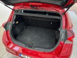 Toyota Auris 2015 Punainen