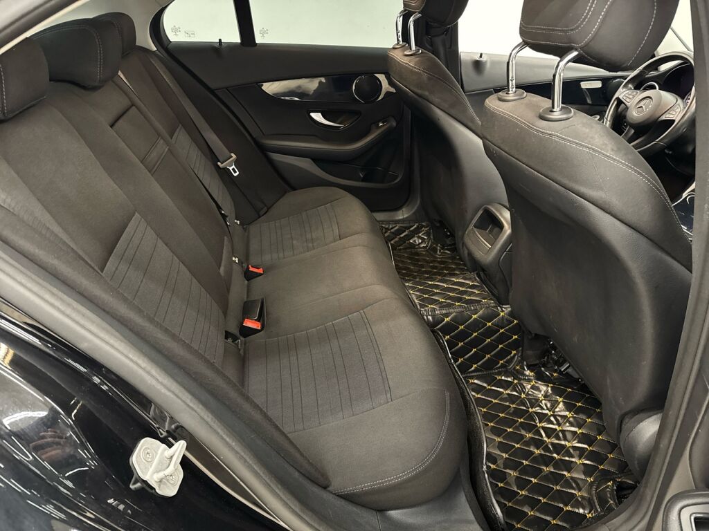 Mercedes-Benz C 2015 Musta