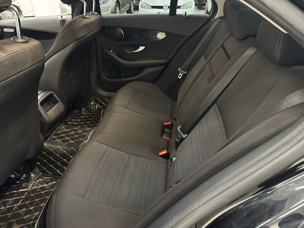 Mercedes-Benz C 2015 Musta