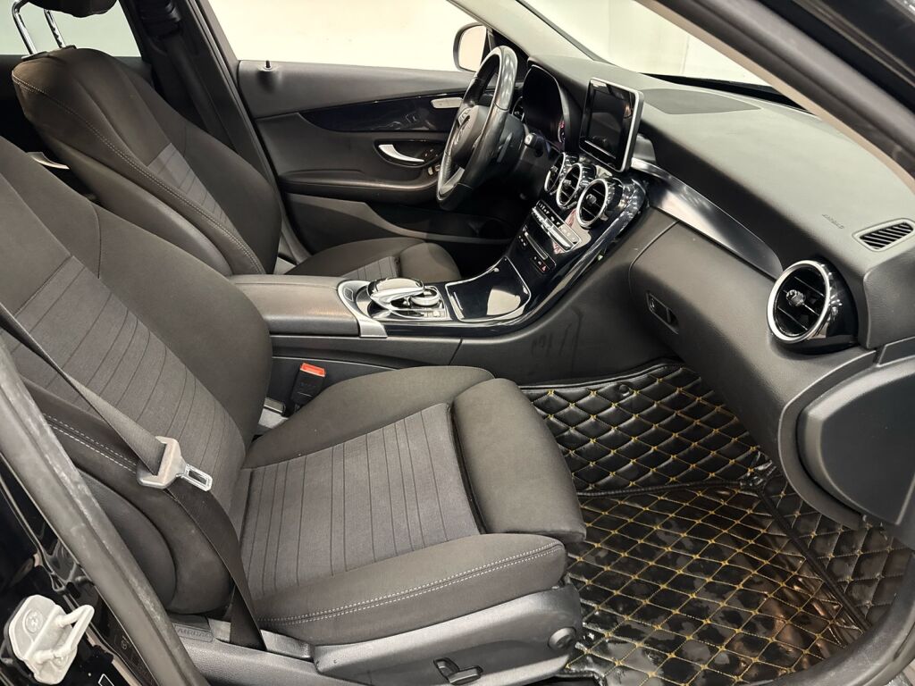 Mercedes-Benz C 2015 Musta