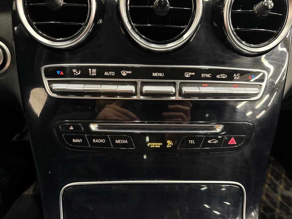 Mercedes-Benz C 2015 Musta