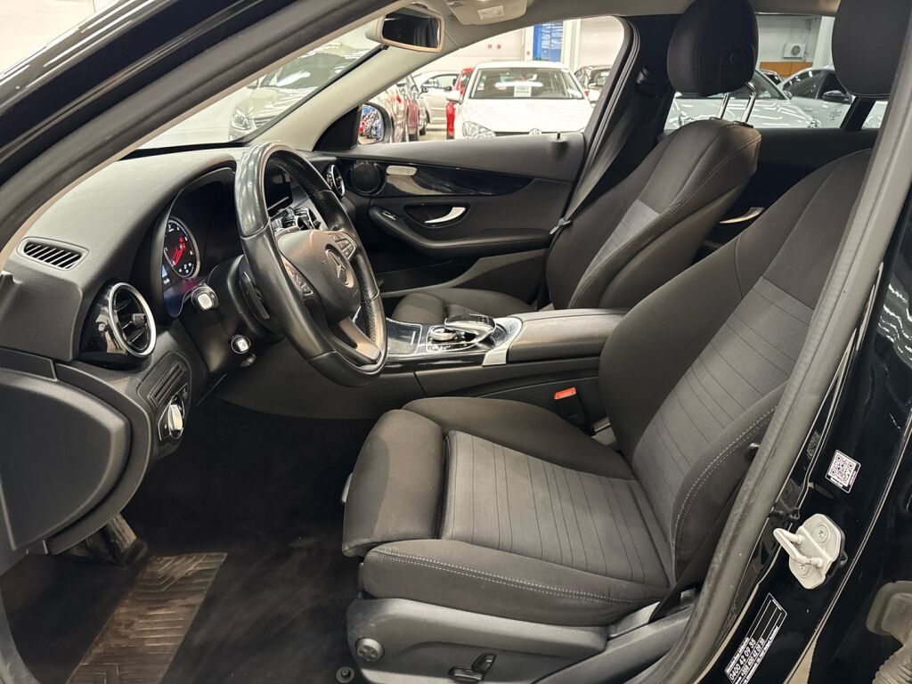 Mercedes-Benz C 2015 Musta