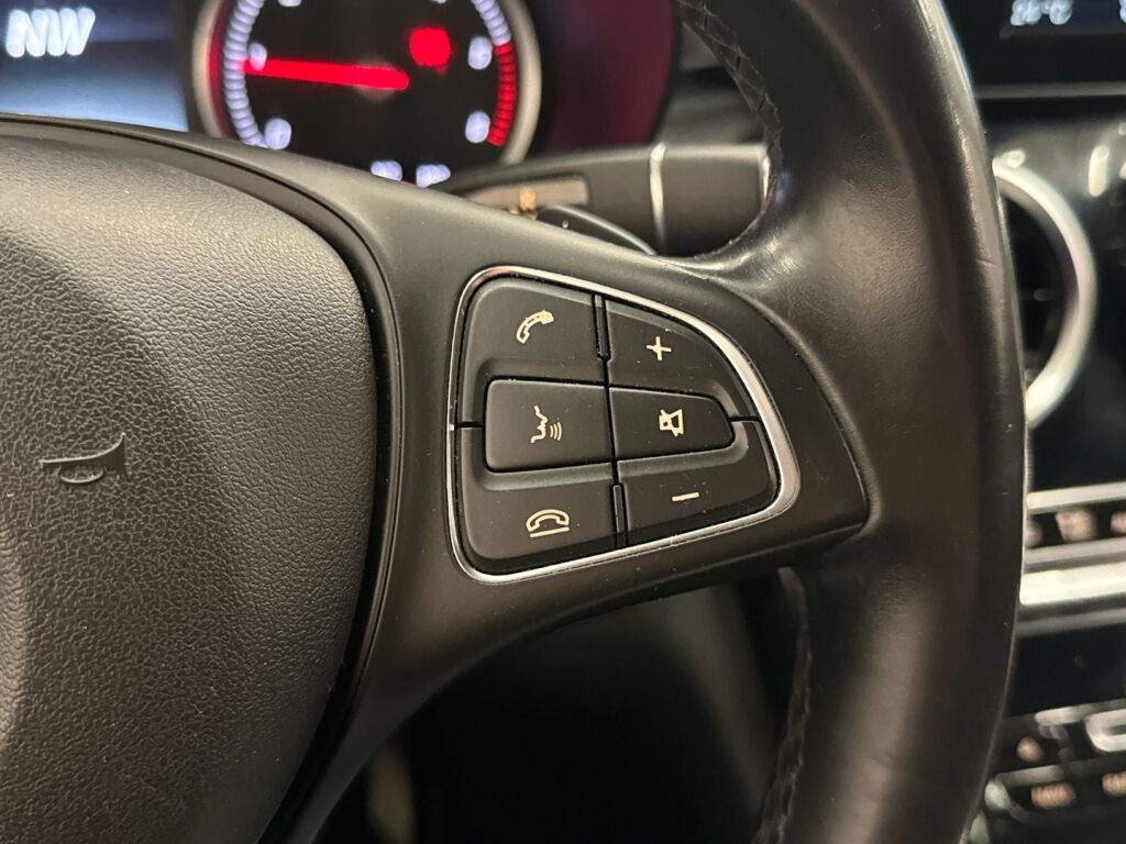 Mercedes-Benz C 2015 Musta