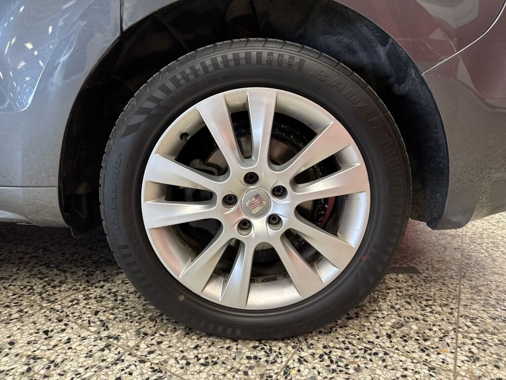 Seat Alhambra 2012 Harmaa