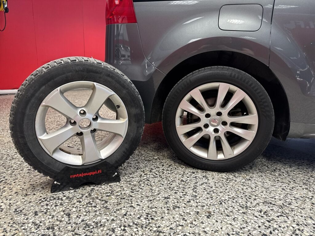 Seat Alhambra 2012 Harmaa