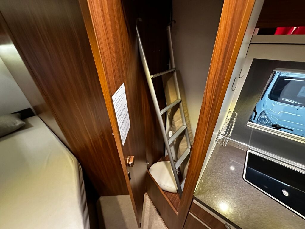 Adria Matrix 2015 Harmaa