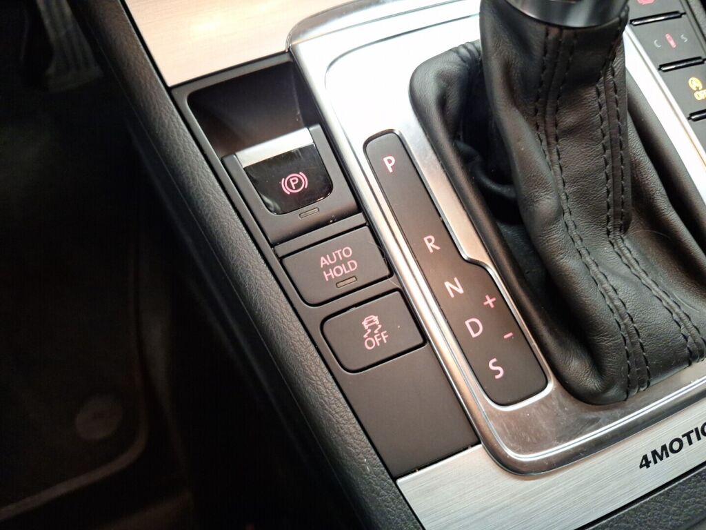 Volkswagen CC 2013 Punainen