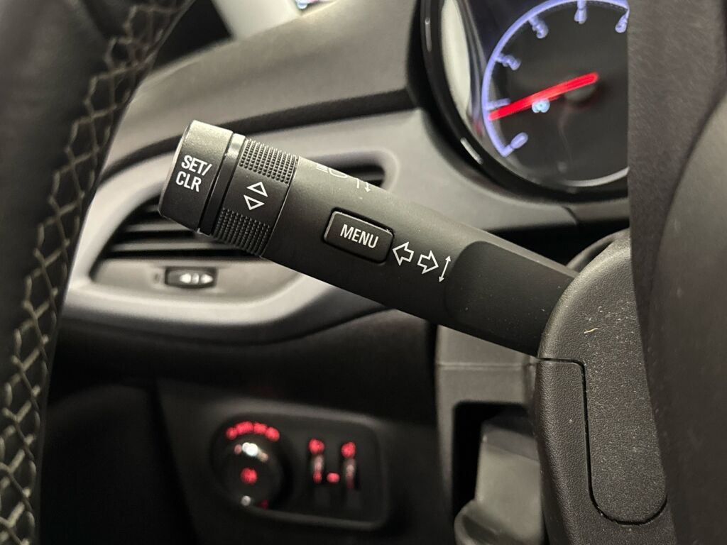 Opel Corsa 2015 Valkoinen