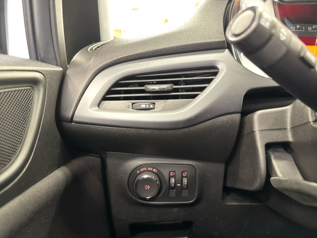 Opel Corsa 2015 Valkoinen