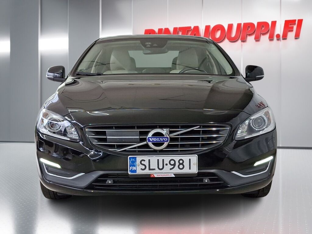 Volvo S60 2015 Musta