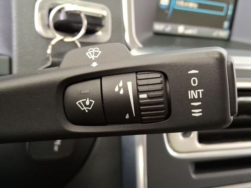 Volvo S60 2015 Musta