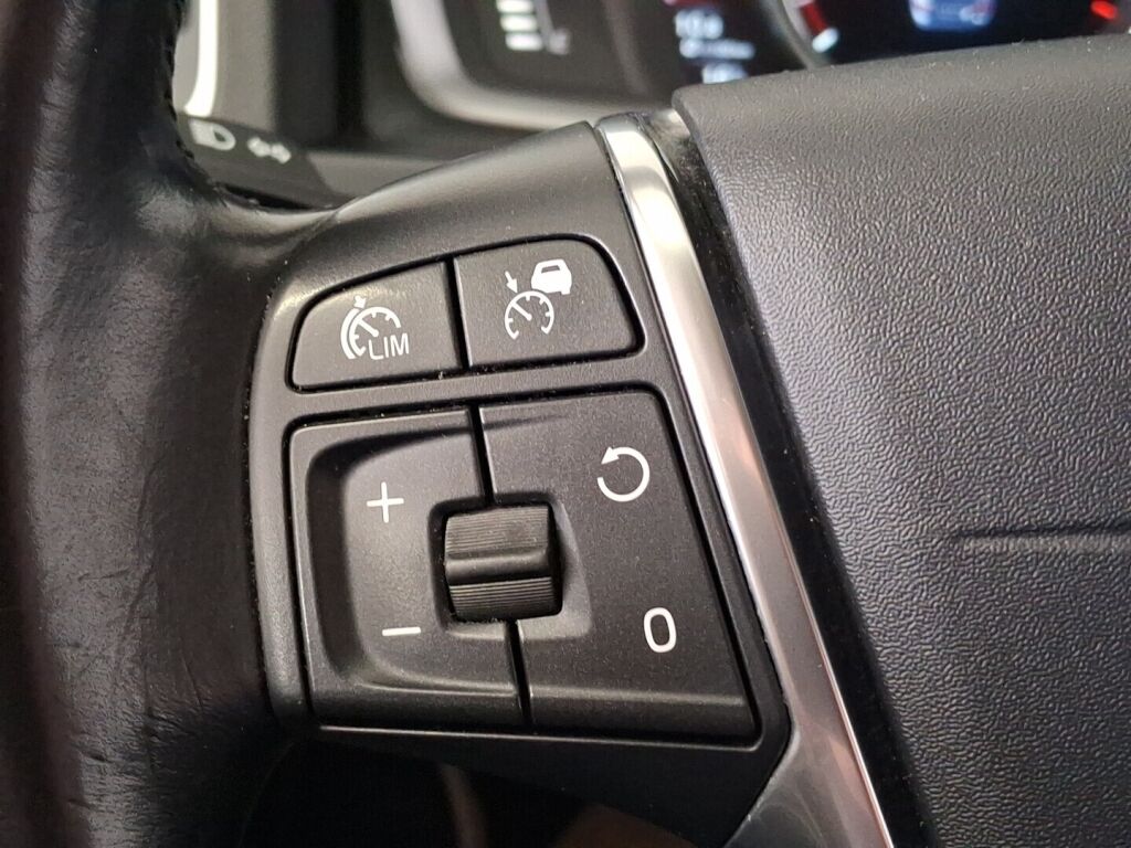 Volvo S60 2015 Musta