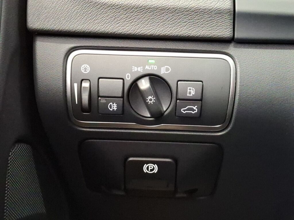 Volvo S60 2015 Musta