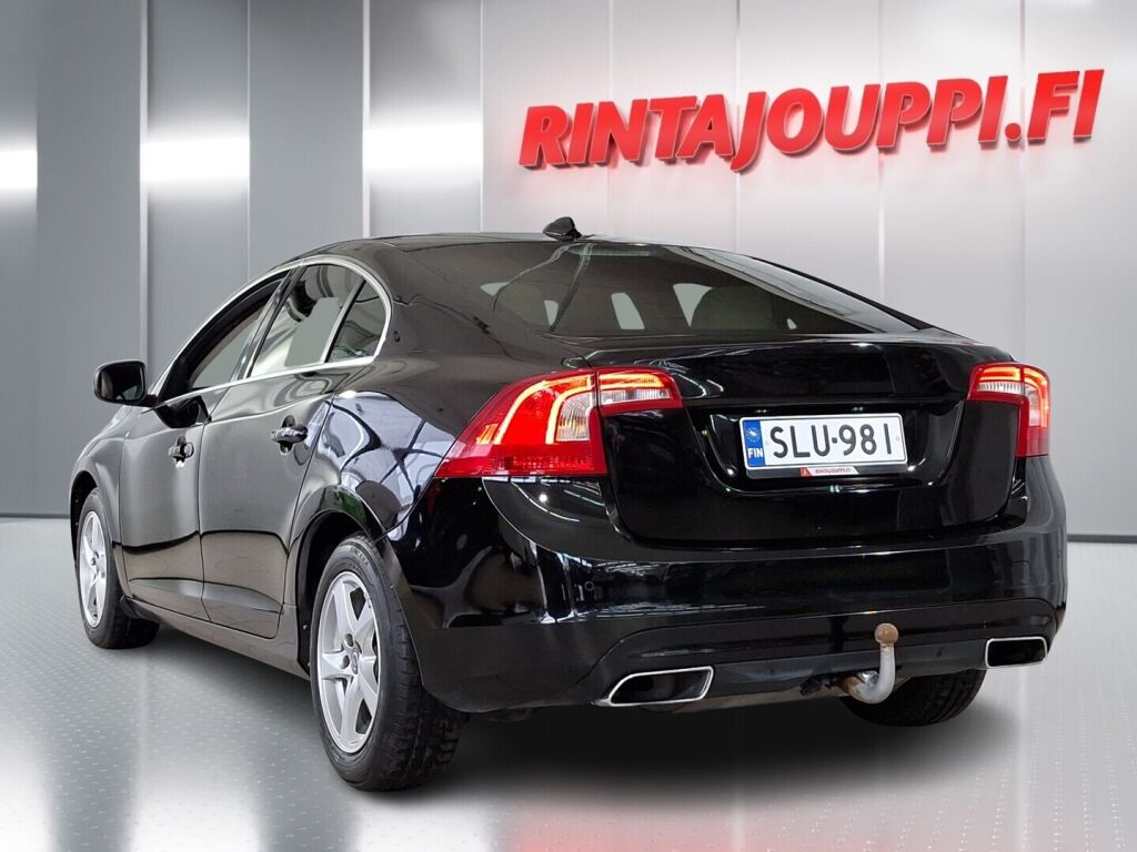 Volvo S60 2015 Musta
