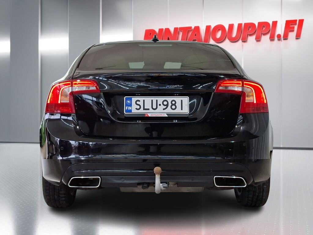 Volvo S60 2015 Musta