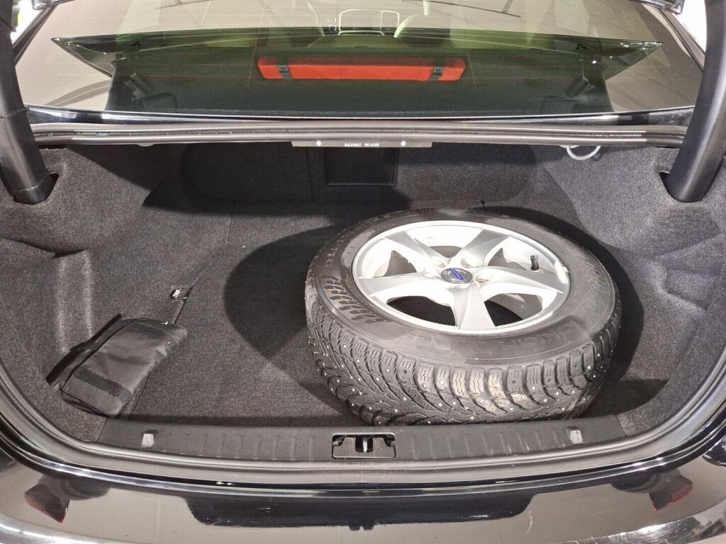 Volvo S60 2015 Musta