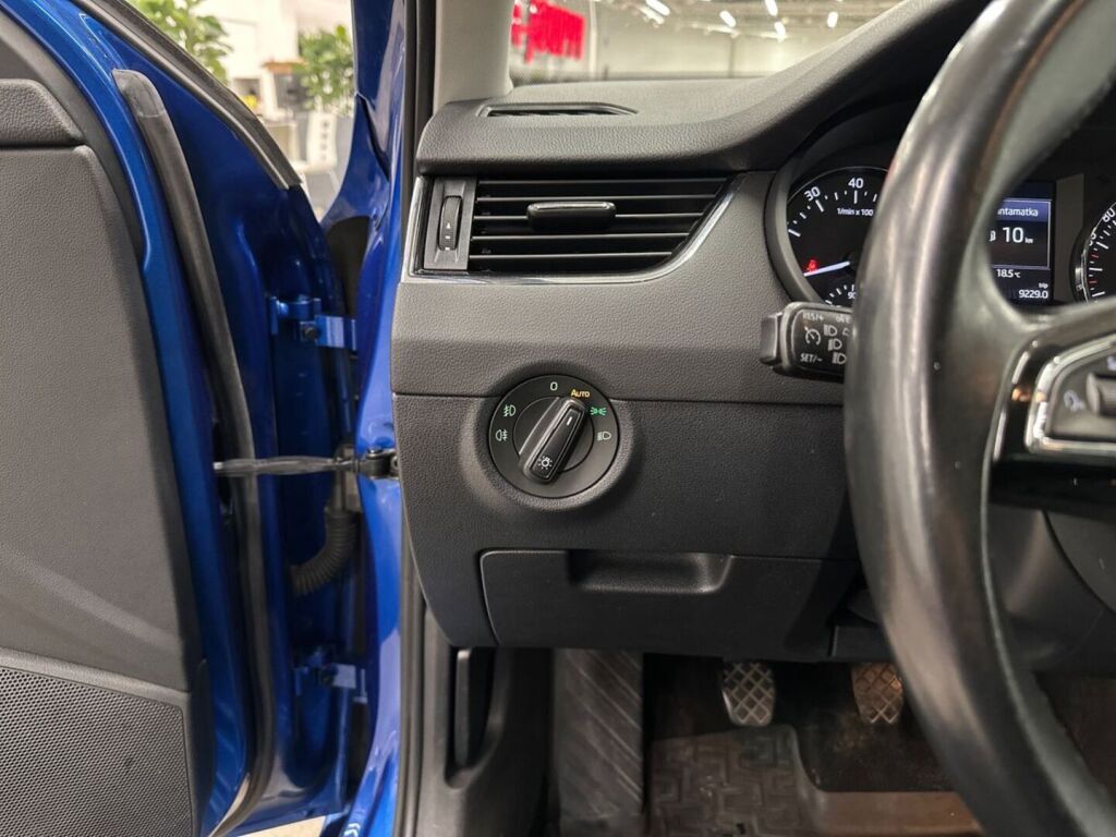 Skoda Octavia 2016 Sininen