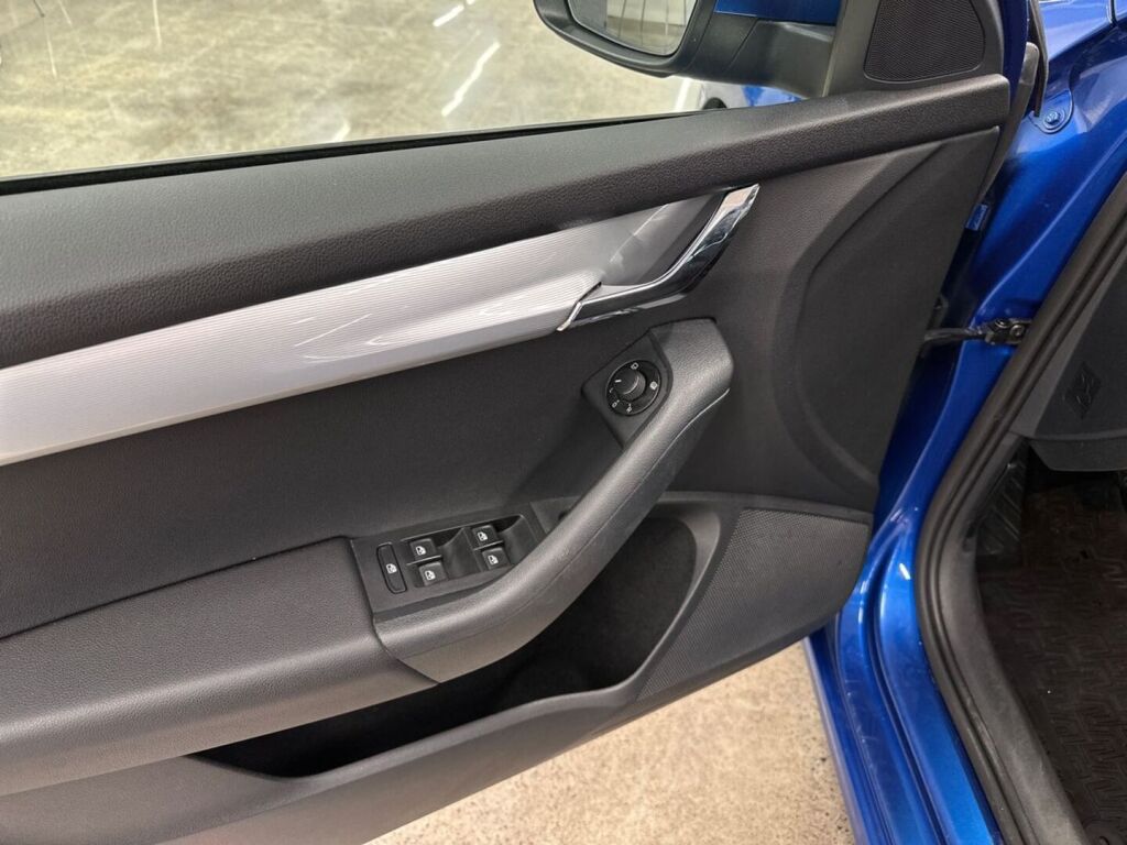 Skoda Octavia 2016 Sininen