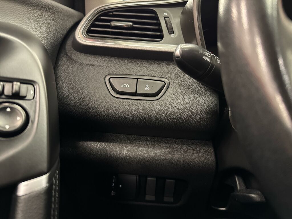 Renault Kadjar 2015 Punainen