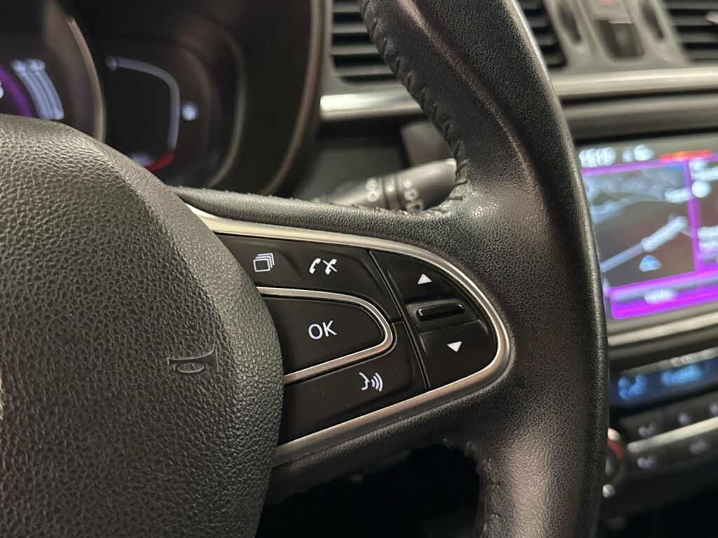 Renault Kadjar 2015 Punainen