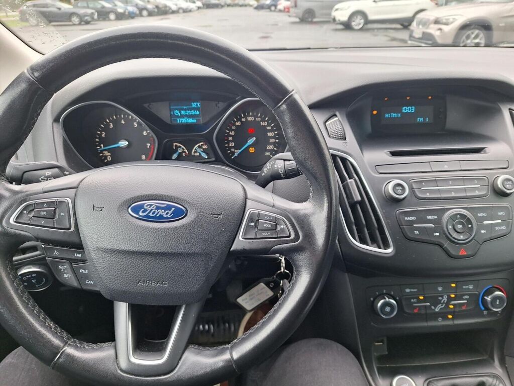 Ford Focus 2015 Harmaa