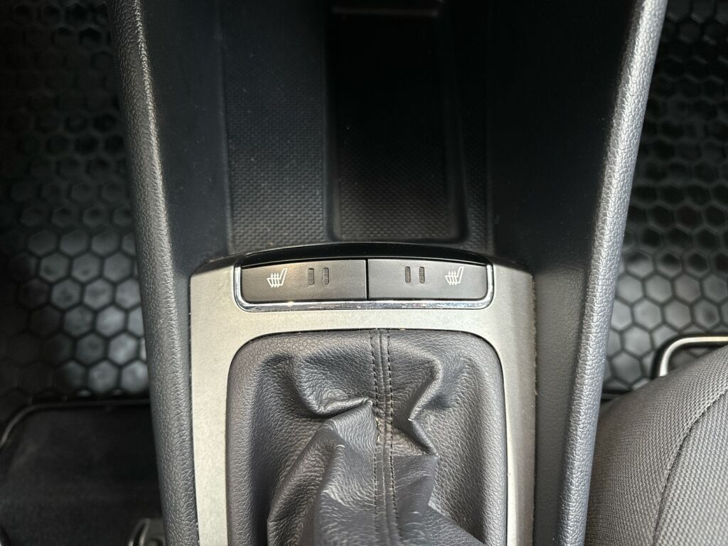 Kia Rio 2015 Ruskea (beige)